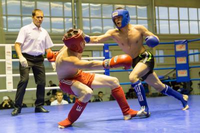 Курсанты РВВДКУ соревновались в кикбоксинге